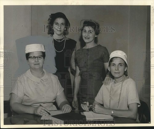 1958 press photo - 1958, home