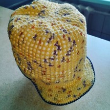 Cappellino estivo fatto a mano