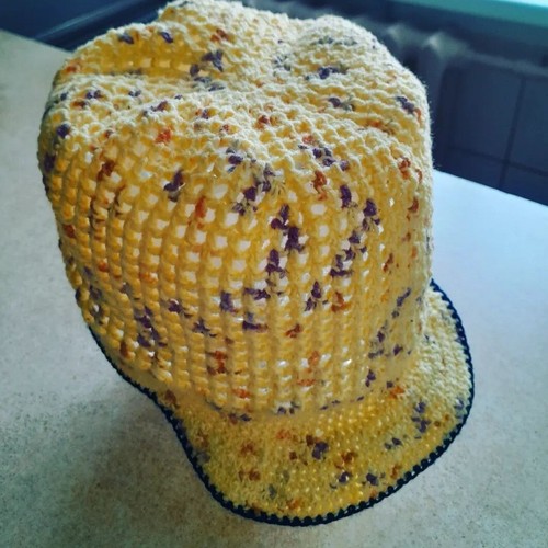 Cappellino estivo fatto mano - cappellino, a