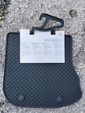 8D0061511A041  TAPPETINI POSTERIORI IN GOMMA. Audi A4 99–00, A4 Avant 96/00  NOS