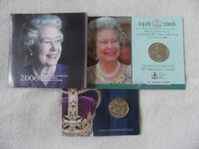 Due monete da cinque sterline