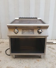 FRY TOP ELETTRICO CON PIASTRA