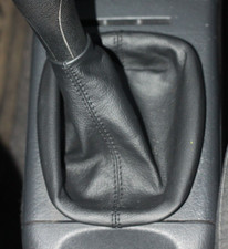 Cuffia leva cambio compatibile con Volkswagen Polo 6n - 6n2 in vera pelle nera