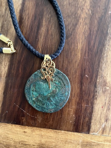 Collana antica con - , moneta