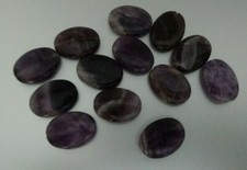 65 pz. di pietre dure forate vari formati e colori