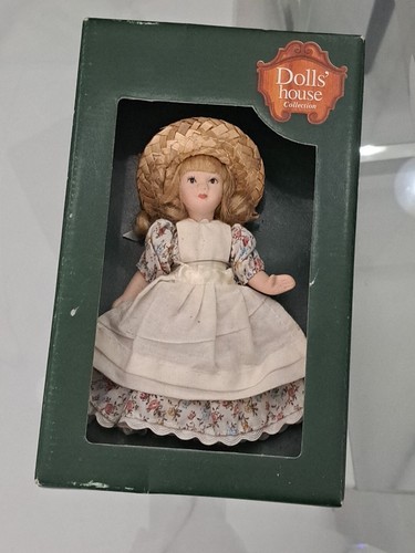 Dolls house collection - dolls', collection.-