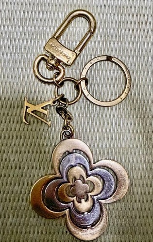 Louis vuitton motivo floreale - louis,