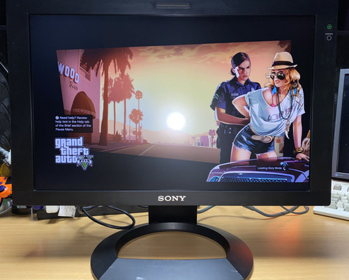 Raro monitor sony - 🙇,