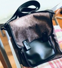 Borsa Tracolla CaLvin Klein ?{Cuio aggancio parte DX da far Riparare}