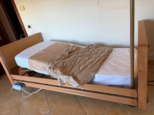 Letto elettrico ospedaliero - elettrico,