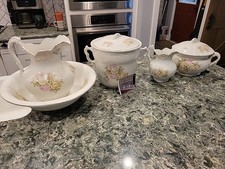 Brocca e lavabo in ceramica di