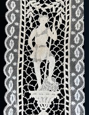 Antica statuina Point de