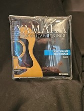 NUOVO Yamaha Folk Guitar