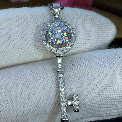 Collana con ciondolo chiave