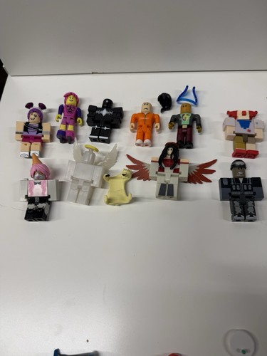 Roblox jazwares figures - roblox,