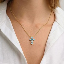 Collana con ciondolo croce