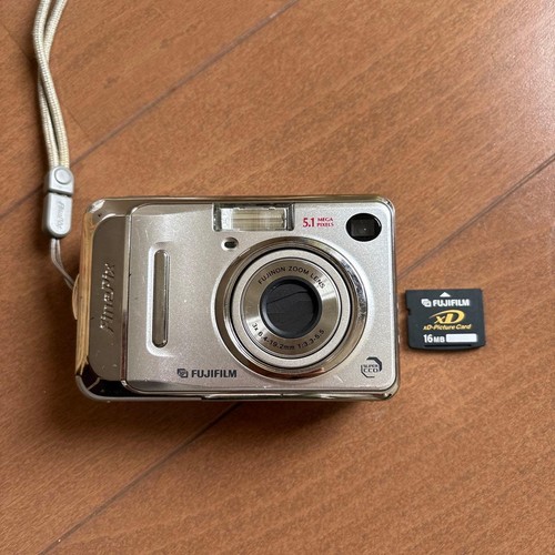 Fotocamera digitale compatta