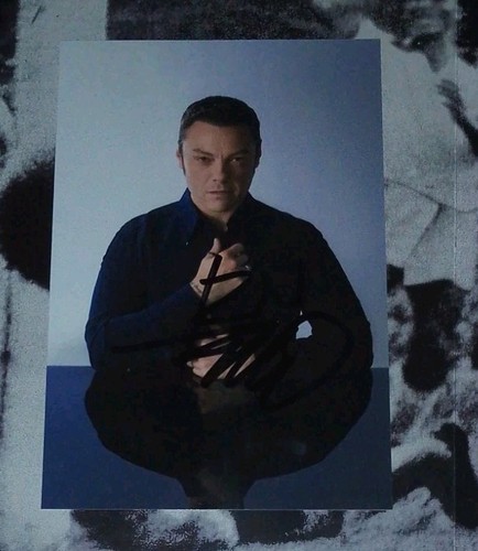 Autografo tiziano ferro - tiziano,