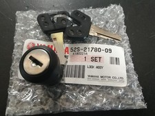 KIT CHIAVATURA SERRATURA BAULETTO YAMAHA 34 39 45 e 50 LITRI DOPPIA CHIAVE 