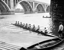 1926 WOMENS ROWING TEAM Photo