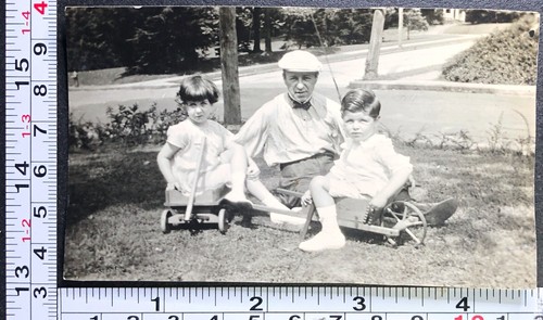 Man two children - two, wagon