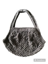 Borsa da mercato media fatta a