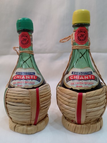Coppia mignon fiaschi vino
