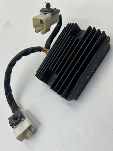 Regolatore tensione piaggio - di,