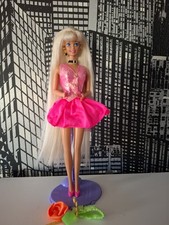 Barbie Cut And Style Bionda