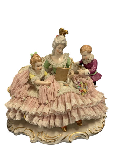 Statuina mamma che legge - , ai