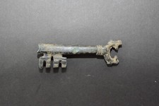 Una grande chiave medievale