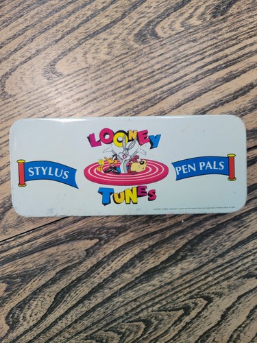 Looney tunes tweety bird penna - looney,
