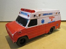 vecchia automobile giocattolo ambulanza autoambulanza CROCE ROSSA TONKA vintage