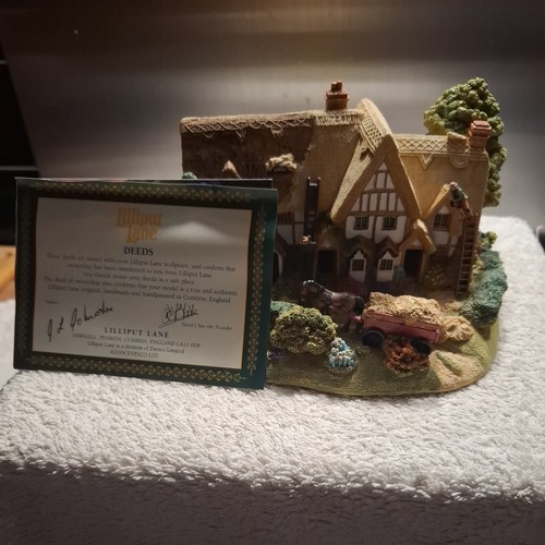 Lilliput lane crowning - lilliput, glory