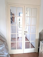 Porta a vetri stile inglese a doppia anta in legno laccato