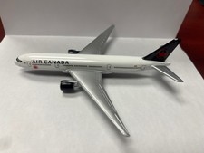 Daron RT5884-1 Diecast Airport