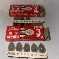 lampadine flash fotografiche vintage Toshiba, Super Three Classe M. Otto lampadine totali