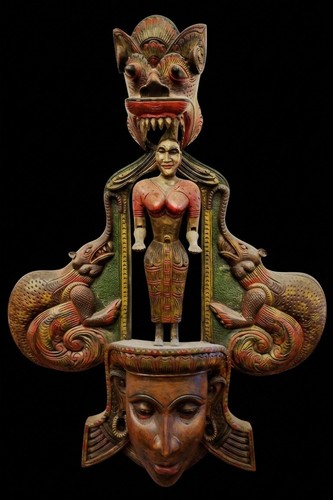 Maschera antica legno