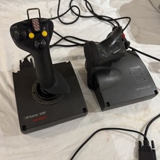 Joystick e acceleratore Saitek
