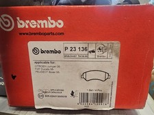 P 23 136 Kit pastiglie freno