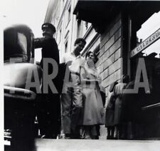 Foto vintage Italia, Coppia a Via Montenapoleone, 1948, stampa 24x18 cm