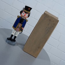 vecchio schiaccianoci in legno