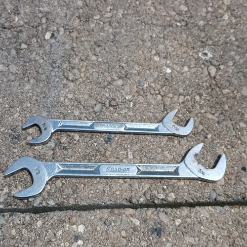 Two snap tools wrenches - on,