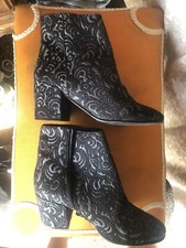 stivaletti marca dettagli N