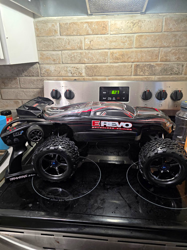 Traxxas revo 0 6s - e-revo, 1.0