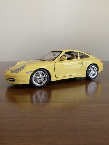 Bburago 911 carrera - 911, 1:18