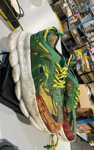 Note damaged dirty - dirty, versace