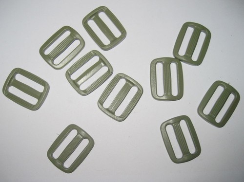 Fibbia regolabile plastica