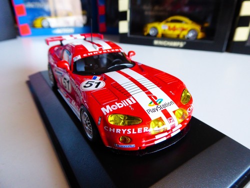Minichamps dodge chrysler - 1/43,