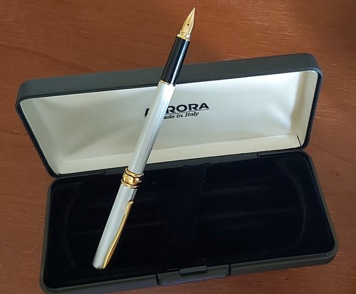 Aurora magellano fountain pen - aurora,